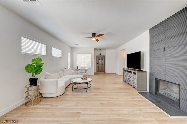 3236 Rushing Waters Place, Las Vegas, NV 89135