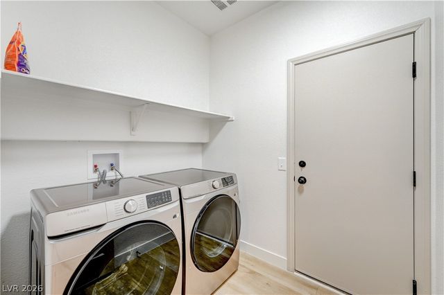 3236 Rushing Waters Place, Las Vegas, NV 89135