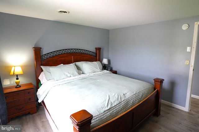 85 E LOCUST LN, New Oxford, PA 17350
