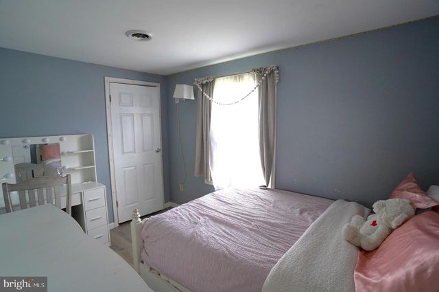85 E LOCUST LN, New Oxford, PA 17350