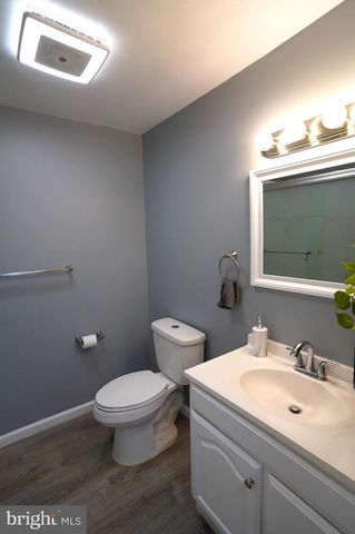 85 E LOCUST LN, New Oxford, PA 17350