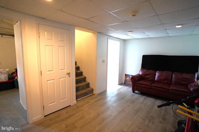 85 E LOCUST LN, New Oxford, PA 17350