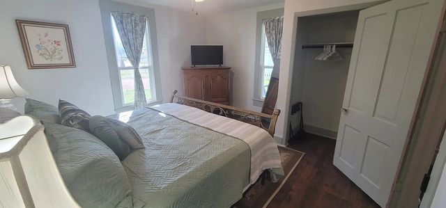 910 Baird Street, Cleburne, TX 76033