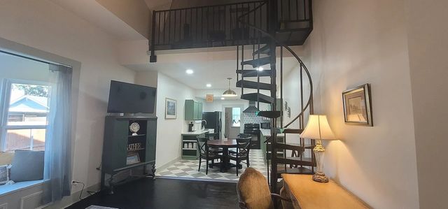 910 Baird Street, Cleburne, TX 76033