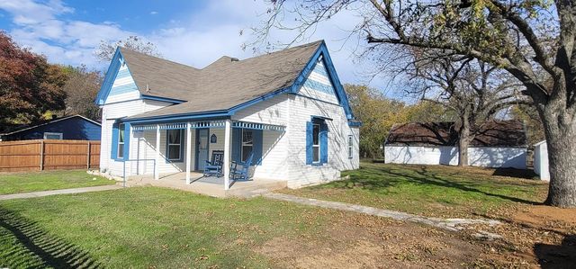 910 Baird Street, Cleburne, TX 76033