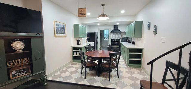 910 Baird Street, Cleburne, TX 76033