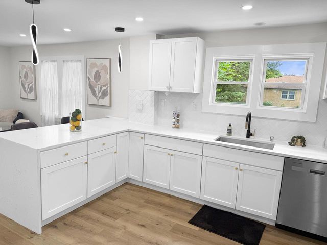 5113 N 55th STREET, Milwaukee, WI 53218