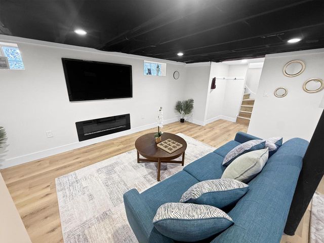 5113 N 55th STREET, Milwaukee, WI 53218