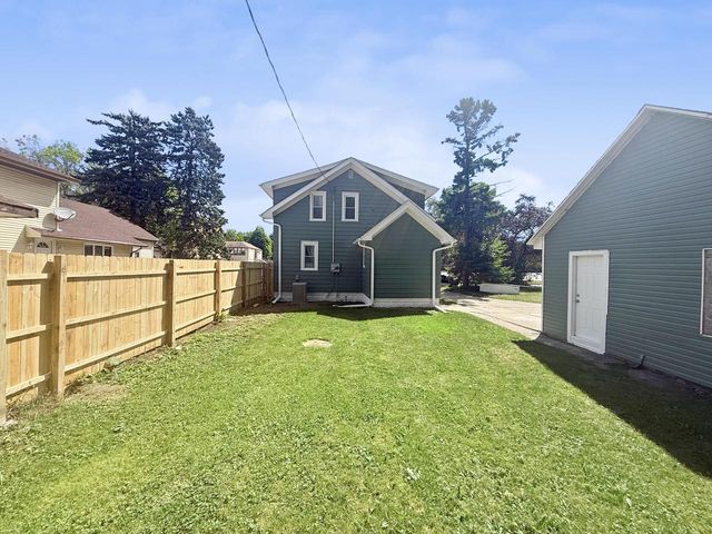 5113 N 55th STREET, Milwaukee, WI 53218