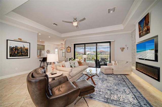 5672 CLOVERLEAF RUN, Lakewood Ranch, FL 34211