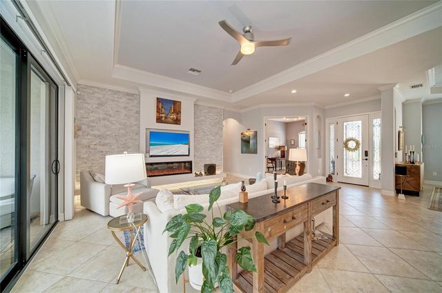 5672 CLOVERLEAF RUN, Lakewood Ranch, FL 34211