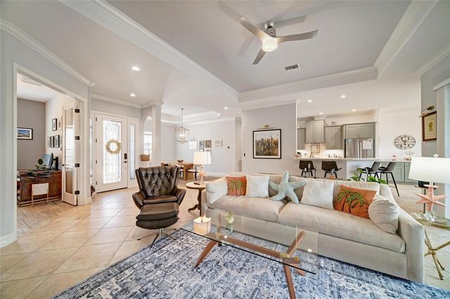 5672 CLOVERLEAF RUN, Lakewood Ranch, FL 34211