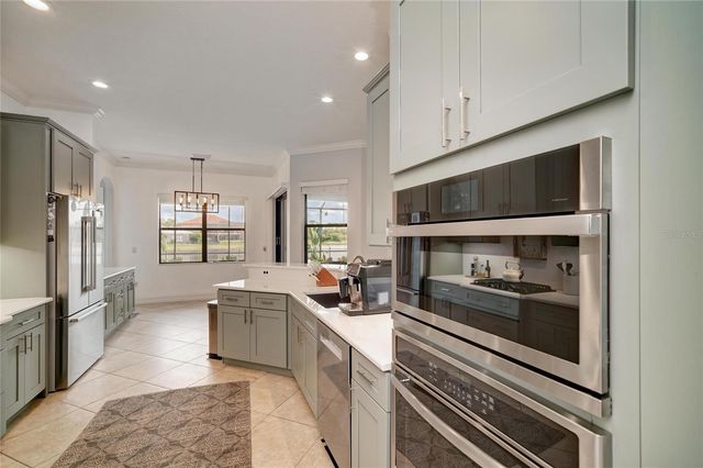 5672 CLOVERLEAF RUN, Lakewood Ranch, FL 34211