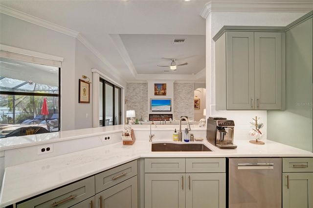 5672 CLOVERLEAF RUN, Lakewood Ranch, FL 34211