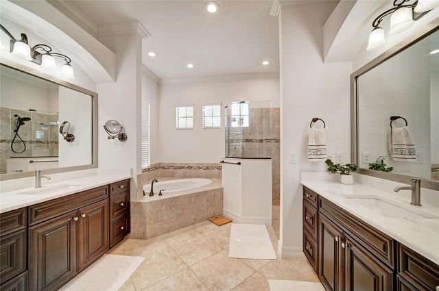 5672 CLOVERLEAF RUN, Lakewood Ranch, FL 34211