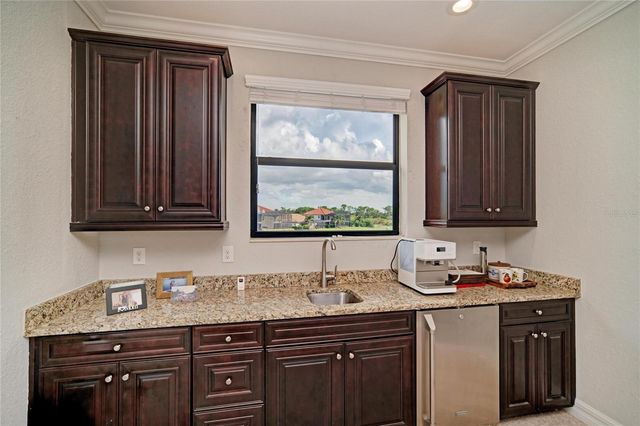 5672 CLOVERLEAF RUN, Lakewood Ranch, FL 34211