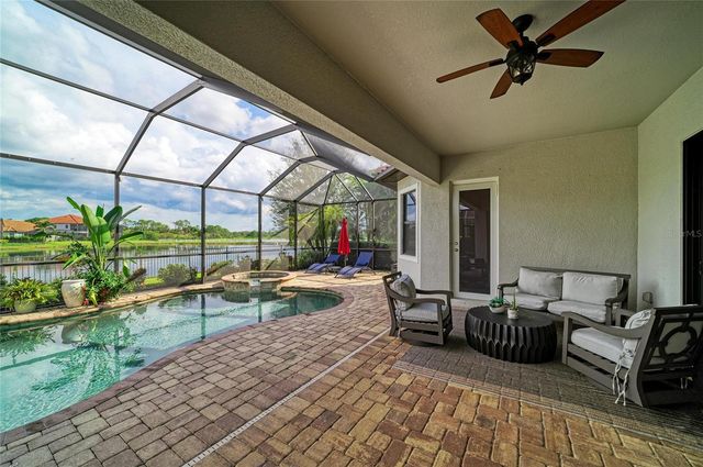 5672 CLOVERLEAF RUN, Lakewood Ranch, FL 34211