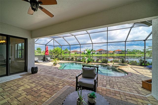 5672 CLOVERLEAF RUN, Lakewood Ranch, FL 34211