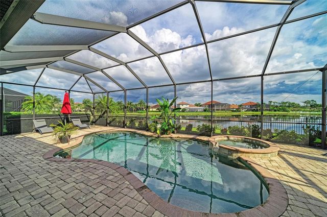 5672 CLOVERLEAF RUN, Lakewood Ranch, FL 34211