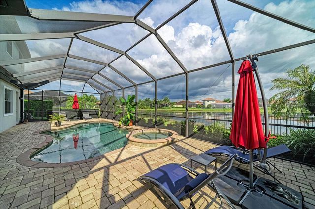 5672 CLOVERLEAF RUN, Lakewood Ranch, FL 34211