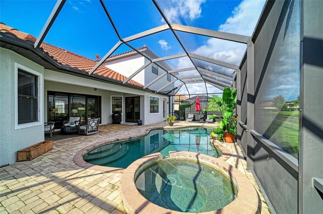 5672 CLOVERLEAF RUN, Lakewood Ranch, FL 34211
