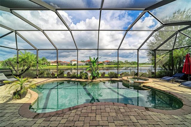 5672 CLOVERLEAF RUN, Lakewood Ranch, FL 34211