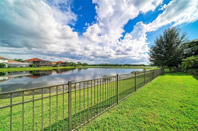 5672 CLOVERLEAF RUN, Lakewood Ranch, FL 34211