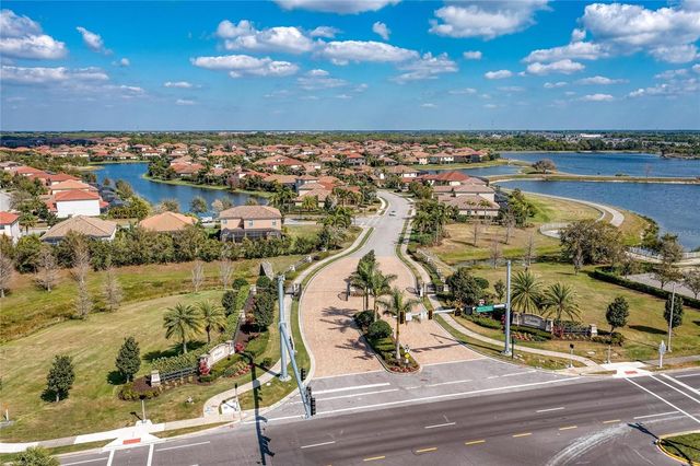 5672 CLOVERLEAF RUN, Lakewood Ranch, FL 34211