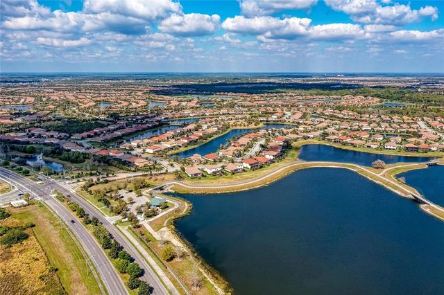 5672 CLOVERLEAF RUN, Lakewood Ranch, FL 34211
