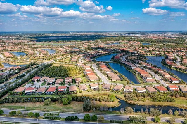 5672 CLOVERLEAF RUN, Lakewood Ranch, FL 34211