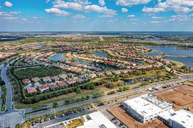 5672 CLOVERLEAF RUN, Lakewood Ranch, FL 34211