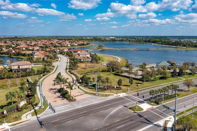 5672 CLOVERLEAF RUN, Lakewood Ranch, FL 34211