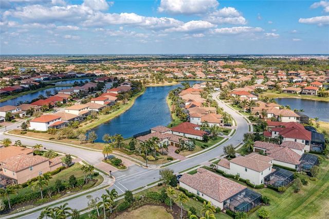 5672 CLOVERLEAF RUN, Lakewood Ranch, FL 34211