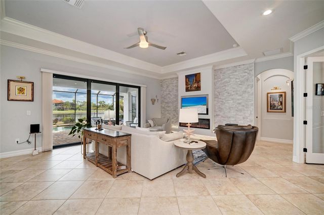5672 CLOVERLEAF RUN, Lakewood Ranch, FL 34211