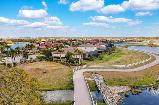 5672 CLOVERLEAF RUN, Lakewood Ranch, FL 34211