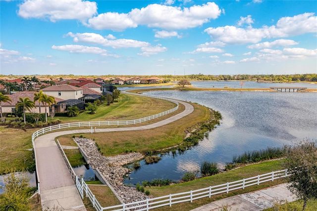 5672 CLOVERLEAF RUN, Lakewood Ranch, FL 34211