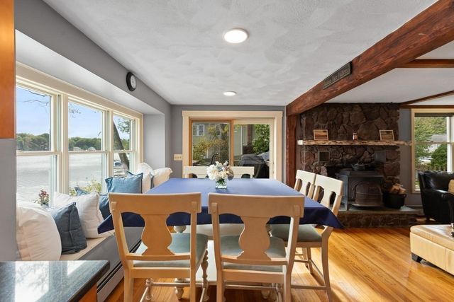35 Lakeside Blvd, North Reading, MA 01864