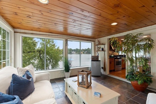 35 Lakeside Blvd, North Reading, MA 01864