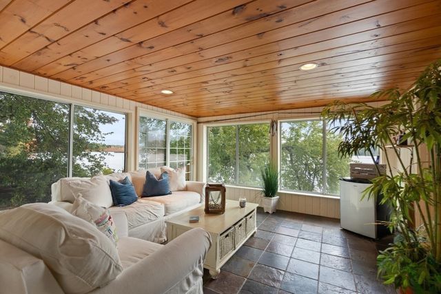 35 Lakeside Blvd, North Reading, MA 01864