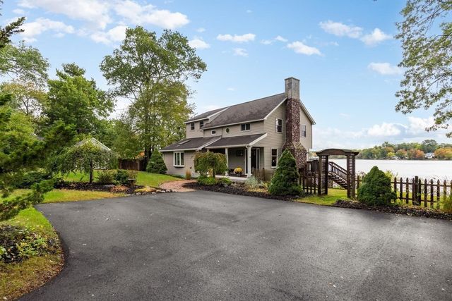 35 Lakeside Blvd, North Reading, MA 01864