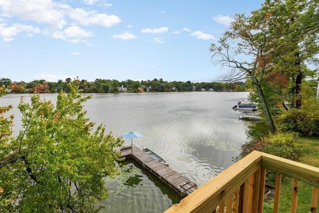 35 Lakeside Blvd, North Reading, MA 01864