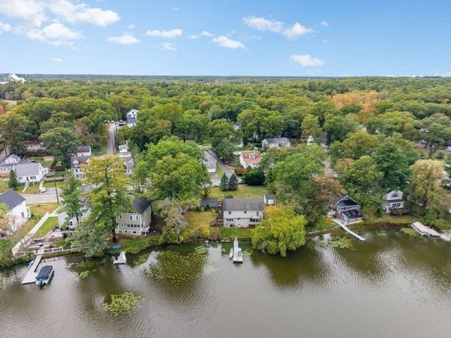 35 Lakeside Blvd, North Reading, MA 01864