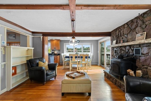 35 Lakeside Blvd, North Reading, MA 01864