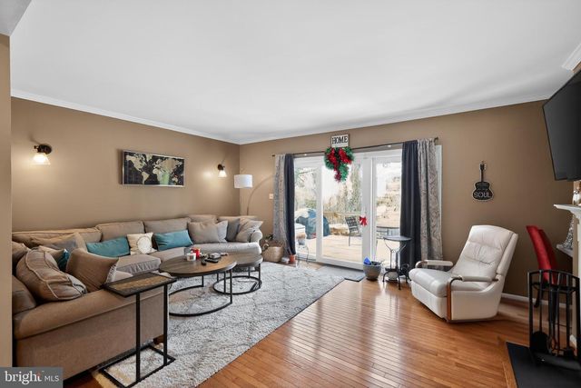 5868 LANGTON DR, Alexandria, VA 22310