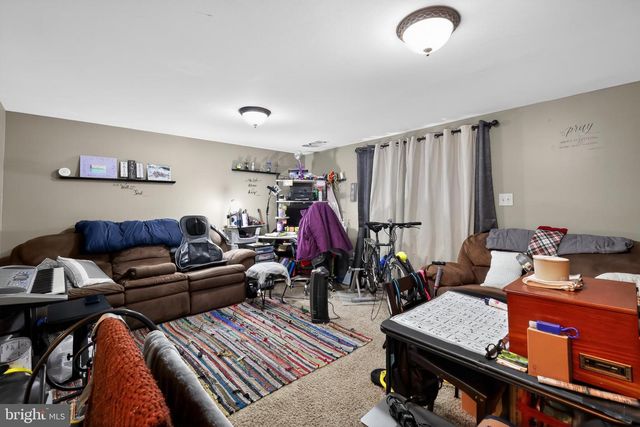 5868 LANGTON DR, Alexandria, VA 22310