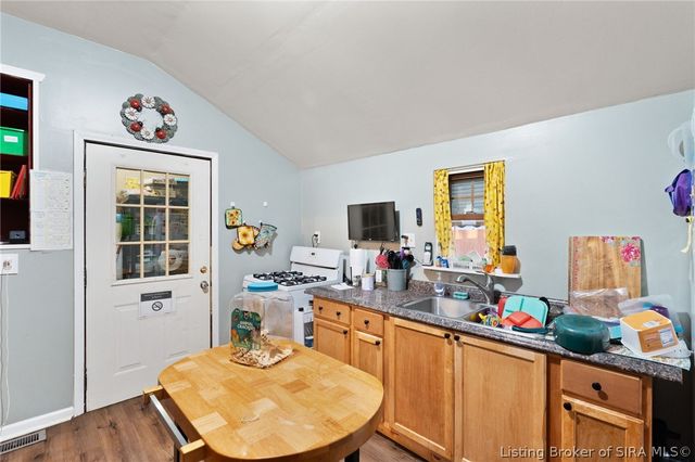 1120 Ekin Avenue, New Albany, IN 47150