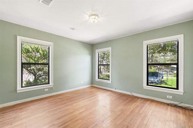 107 W Holland ST, San Marcos, TX 78666
