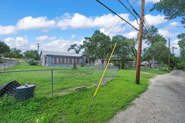 107 W Holland ST, San Marcos, TX 78666