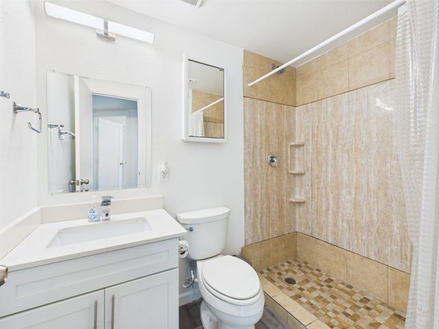 911 W 22nd ST 201, Austin, TX 78705