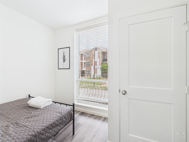 911 W 22nd ST 201, Austin, TX 78705